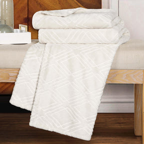 Alaska Diamond Fleece Plush Ultra-Soft Fluffy Blanket