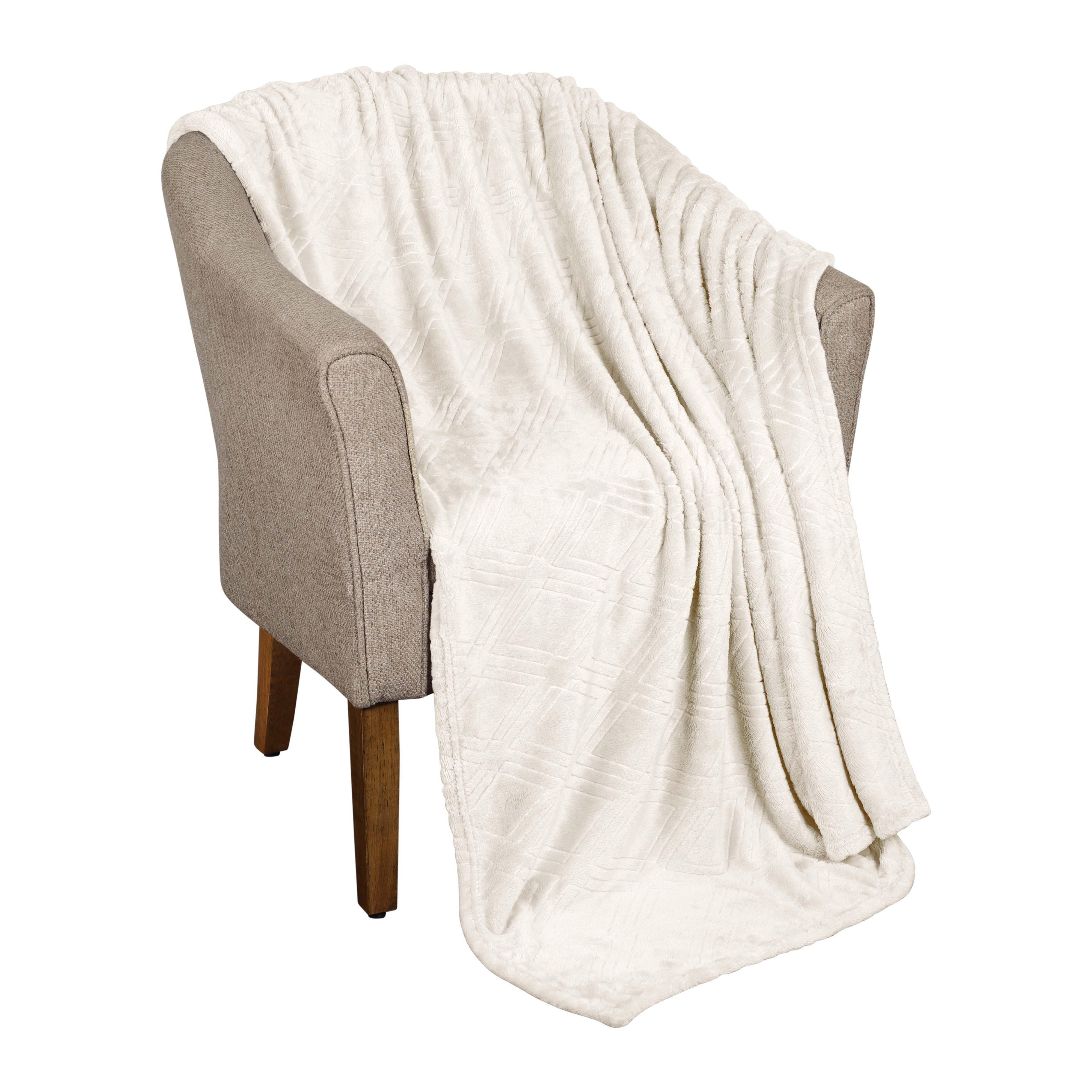 Alaska Diamond Fleece Plush Ultra-Soft Fluffy Blanket