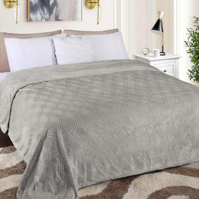 Alaska Diamond Fleece Plush Ultra-Soft Fluffy Blanket