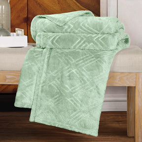 Alaska Diamond Fleece Plush Ultra-Soft Fluffy Blanket