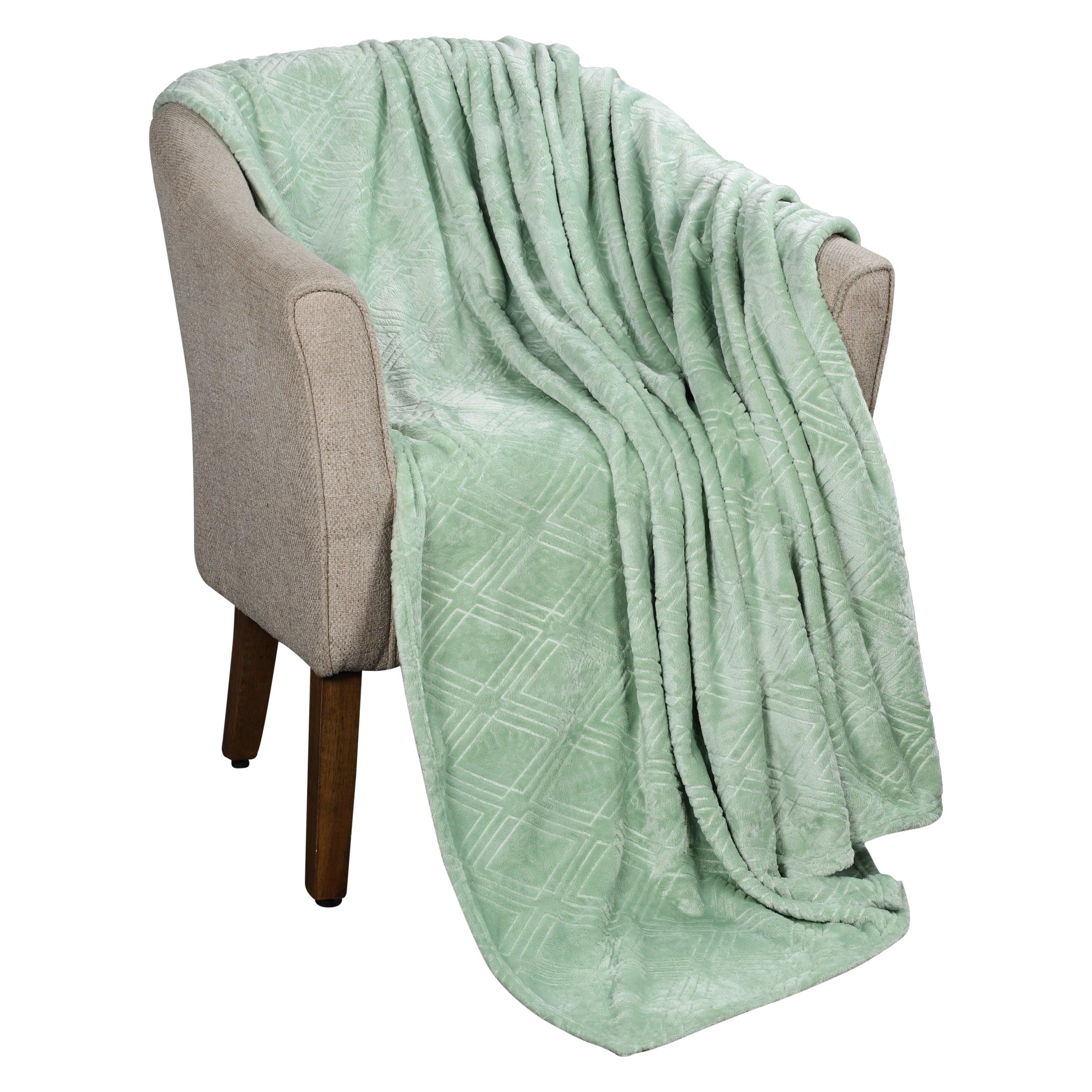 Alaska Diamond Fleece Plush Ultra-Soft Fluffy Blanket