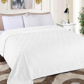 Alaska Diamond Fleece Plush Ultra-Soft Fluffy Blanket