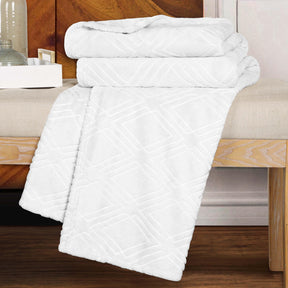 Alaska Diamond Fleece Plush Ultra-Soft Fluffy Blanket