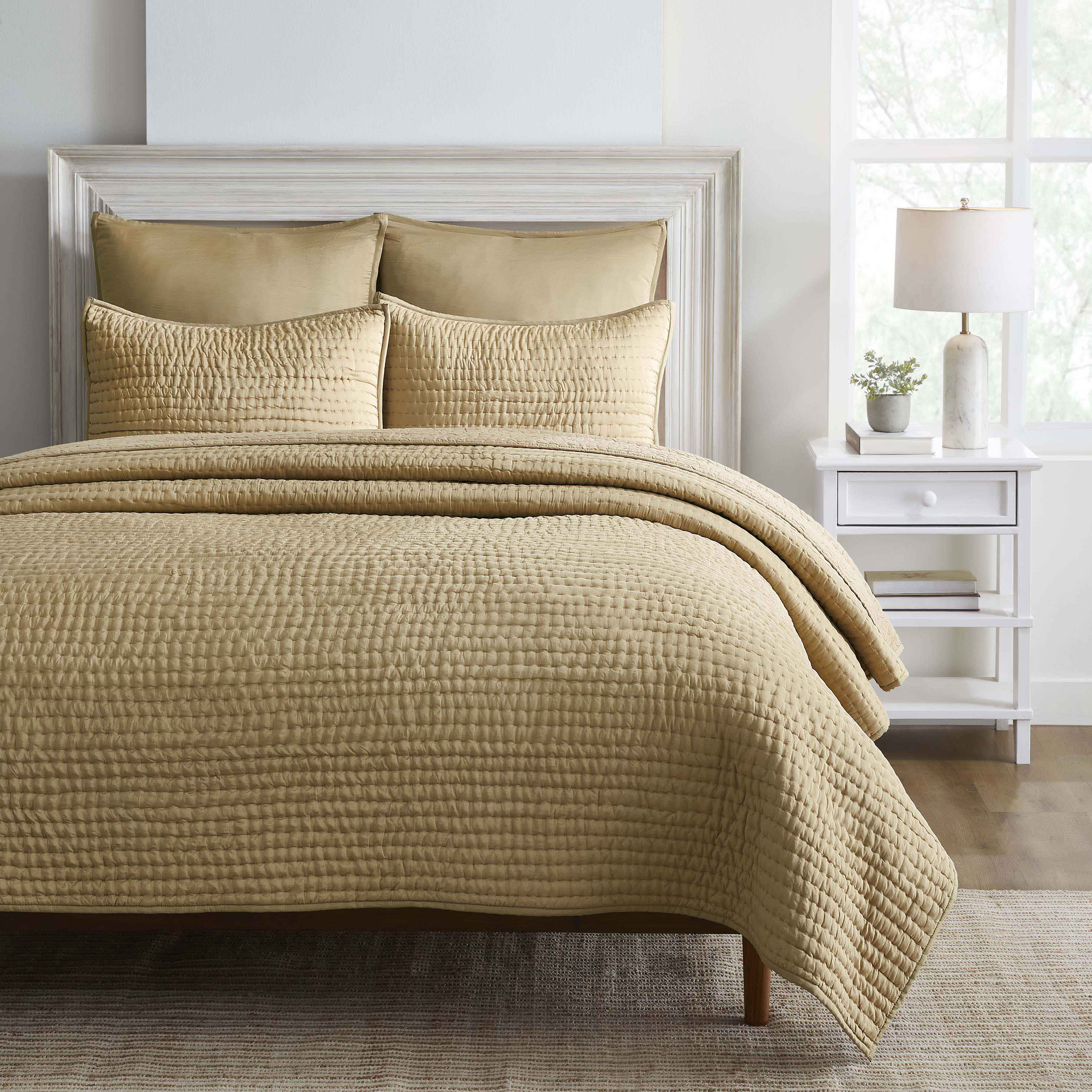 Bella 100% Silk All-Season Hand Quilted Handmade Quilt Set