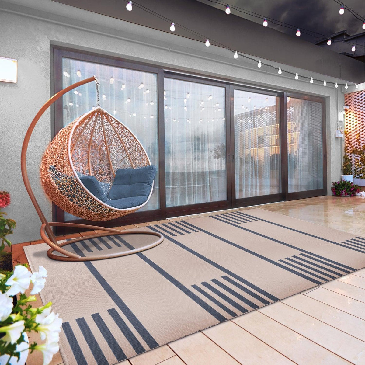 Modern Line Pattern Indoor/ Outdoor Area Rug