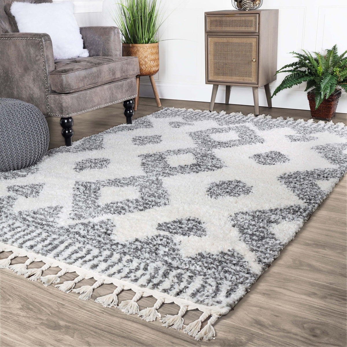 Bohemian Geometric Indoor Plush Shag Area Rug with Tassels