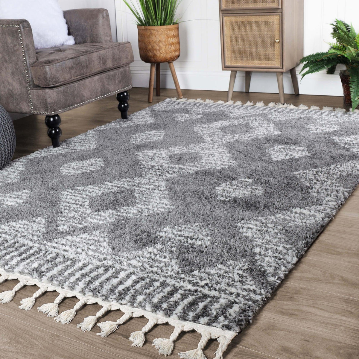 Bohemian Geometric Indoor Plush Shag Area Rug with Tassels