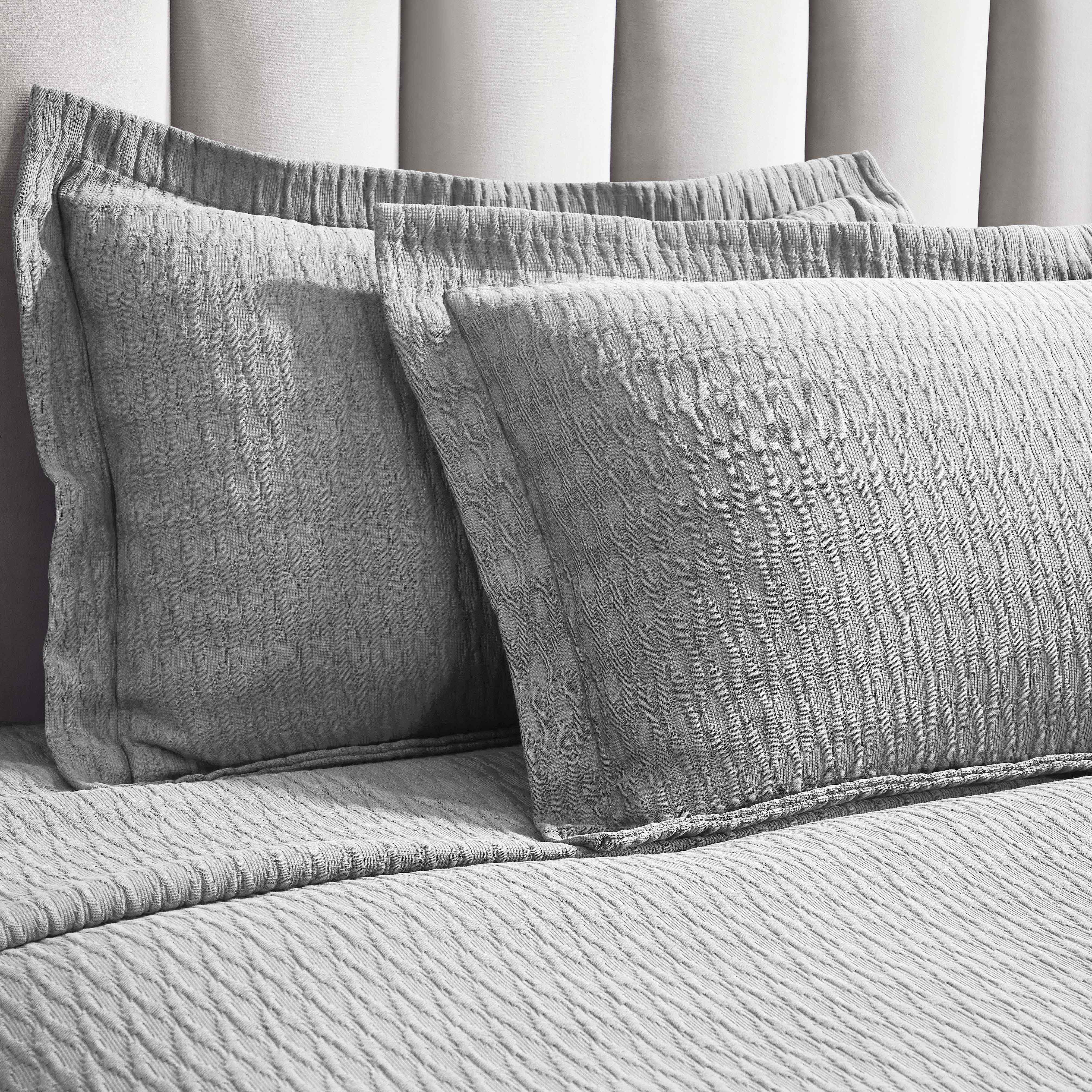 Calvert Cotton Matelasse Weave Diamond Lattice Bedspread Set