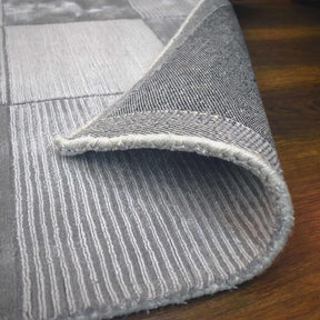 Checkered Viscose Handwoven Area Rug