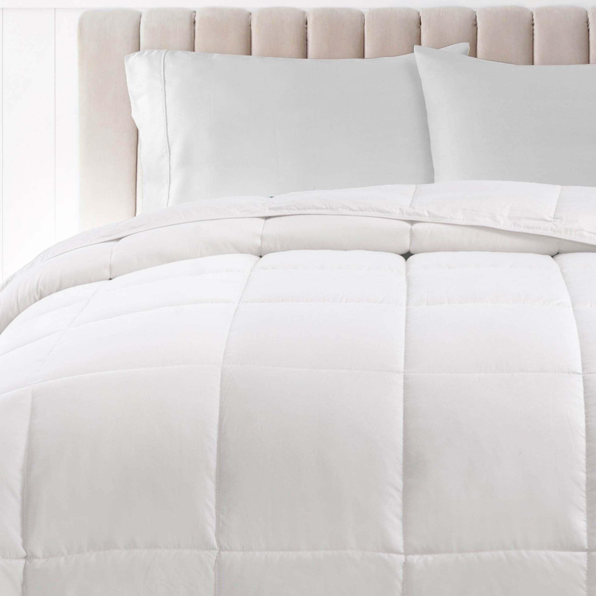 Classic Reversible Medium Weight Down Alternative Microfiber Comforter