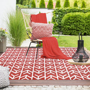 Contemporary Geometric Arrow Pattern Indoor/ Outdoor Area Rug