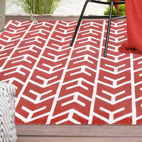 Contemporary Geometric Arrow Pattern Indoor/ Outdoor Area Rug