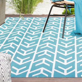 Contemporary Geometric Arrow Pattern Indoor/ Outdoor Area Rug