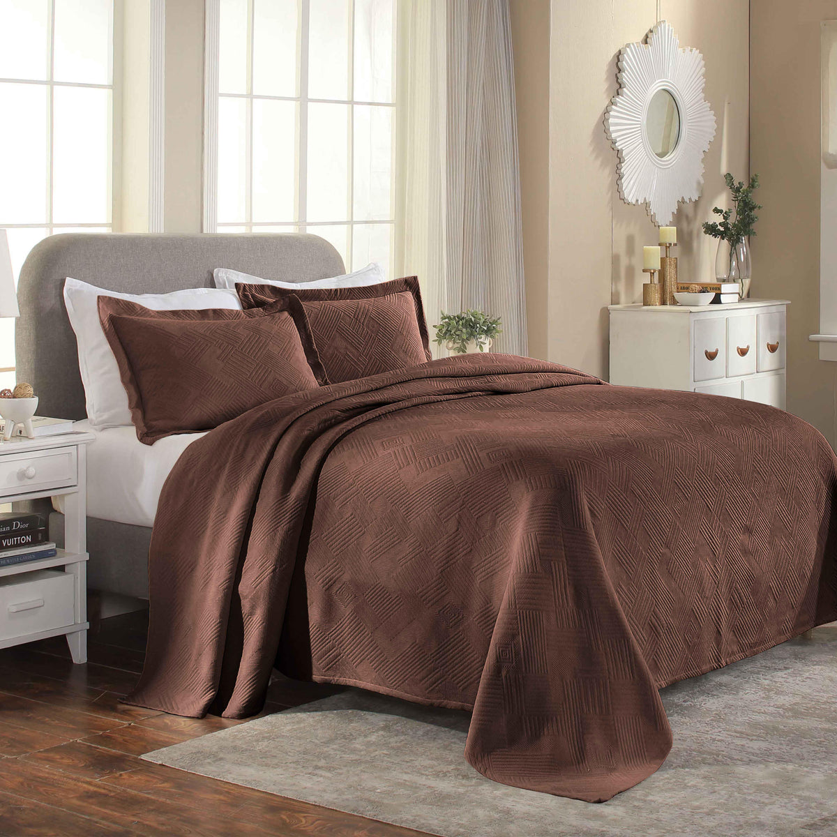 Cotton Jacquard Matelassé Scalloped Geometric Fret Bedspread Set