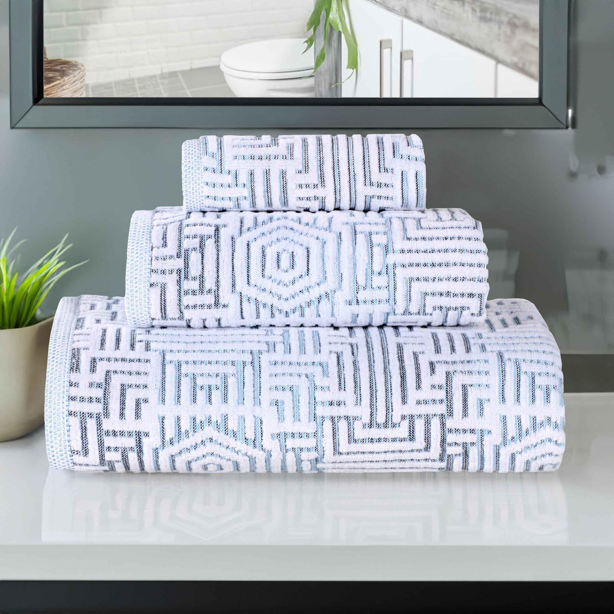 Cotton Modern Geometric Jacquard Plush Absorbent 3-Piece Towel Set