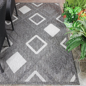 Daelyn Diamond Lattice Area Rug Modern Indoor Outdoor Rugs