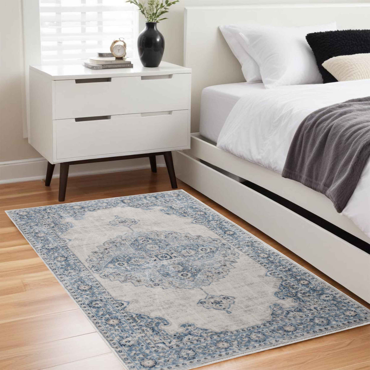 Demelza Vintage Traditional Oriental Medallion Indoor Area Rug or Runner