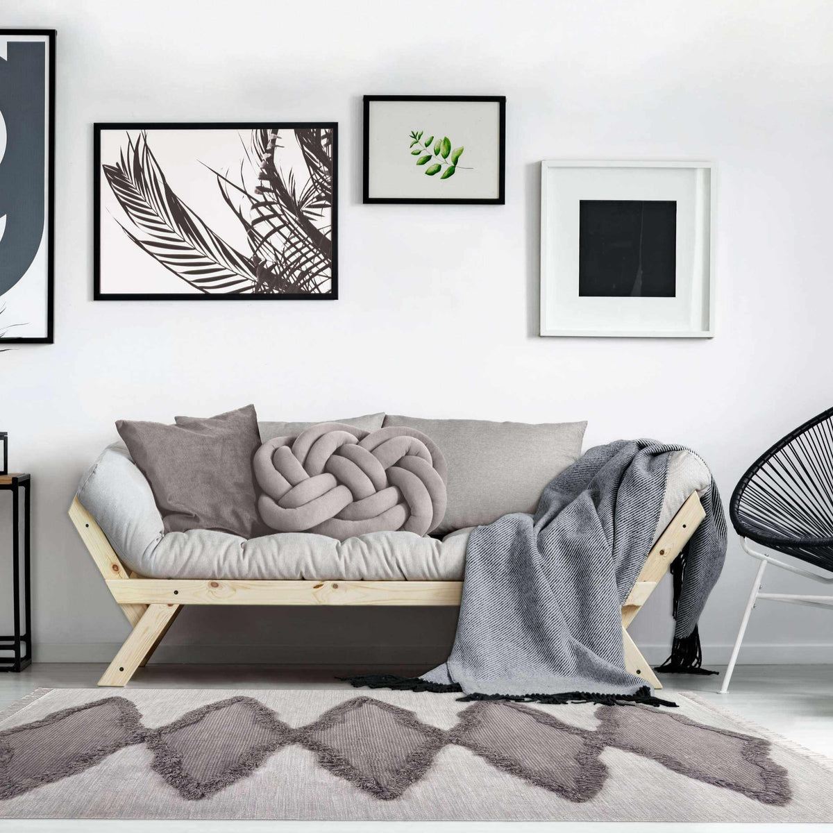 Eclectic Wool Abstract Geometric Fringe Indoor Area or Runner Rug