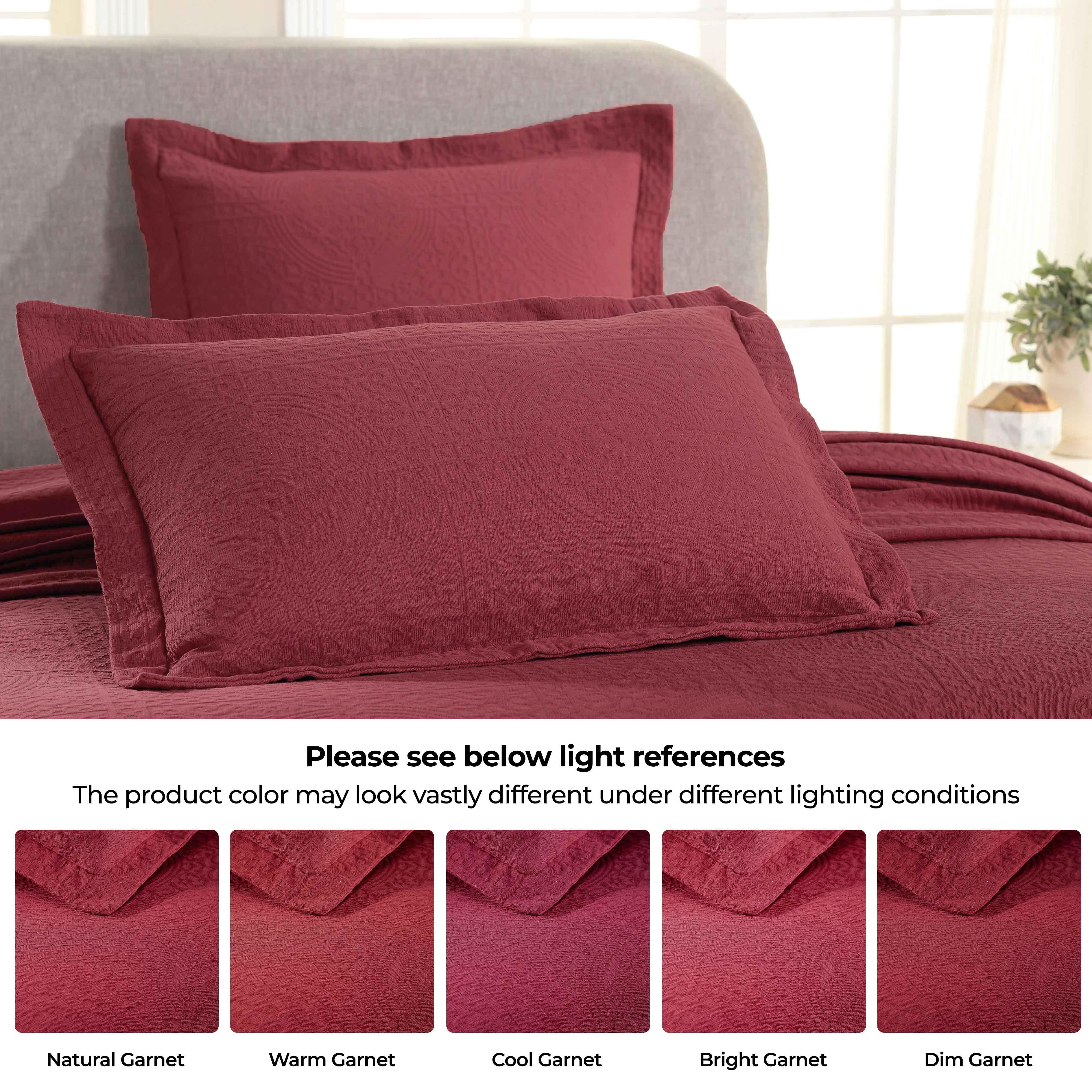 Fleur De Lis Jacquard Matelassé Cotton Medallion Bedspread Set