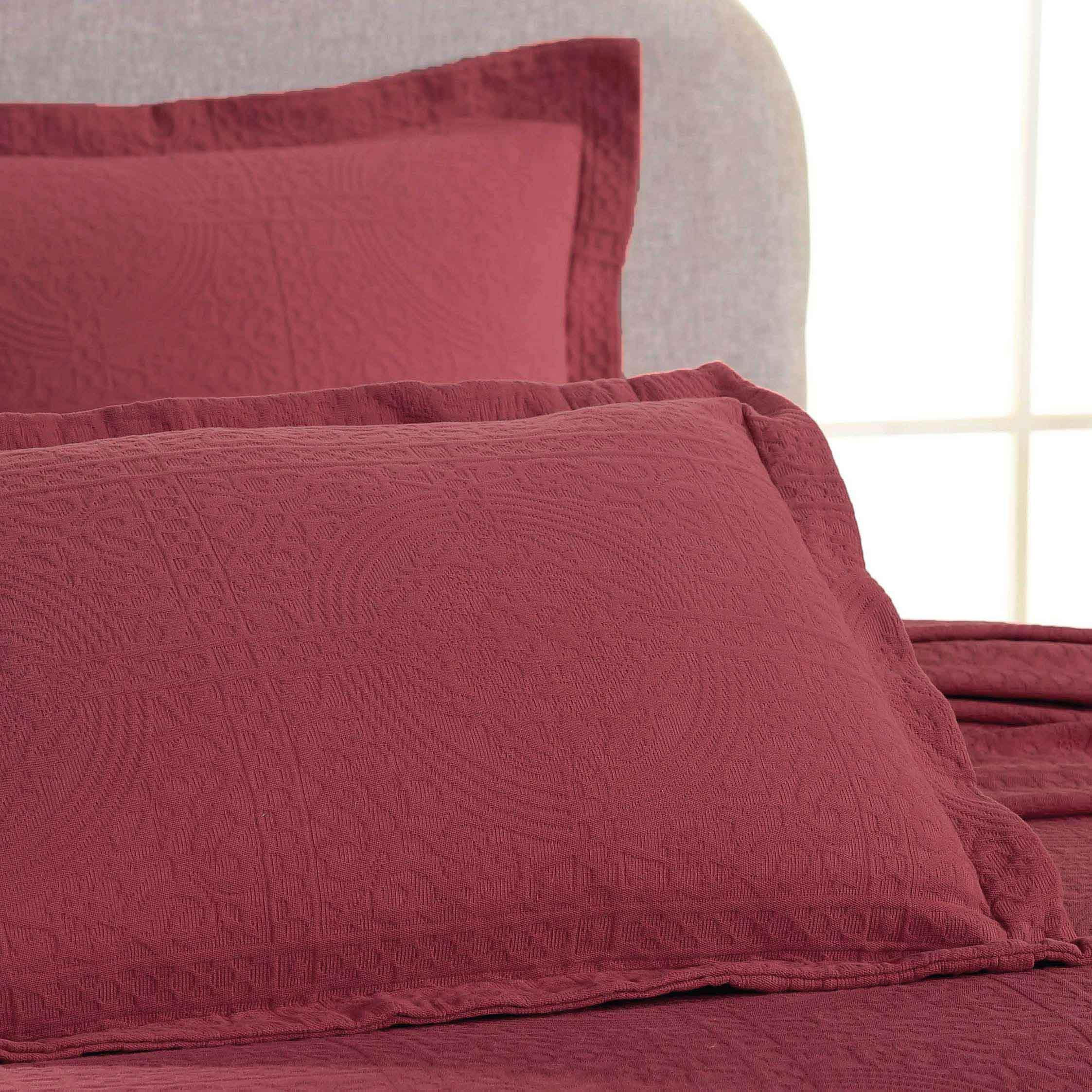 Fleur De Lis Jacquard Matelassé Cotton Medallion Bedspread Set