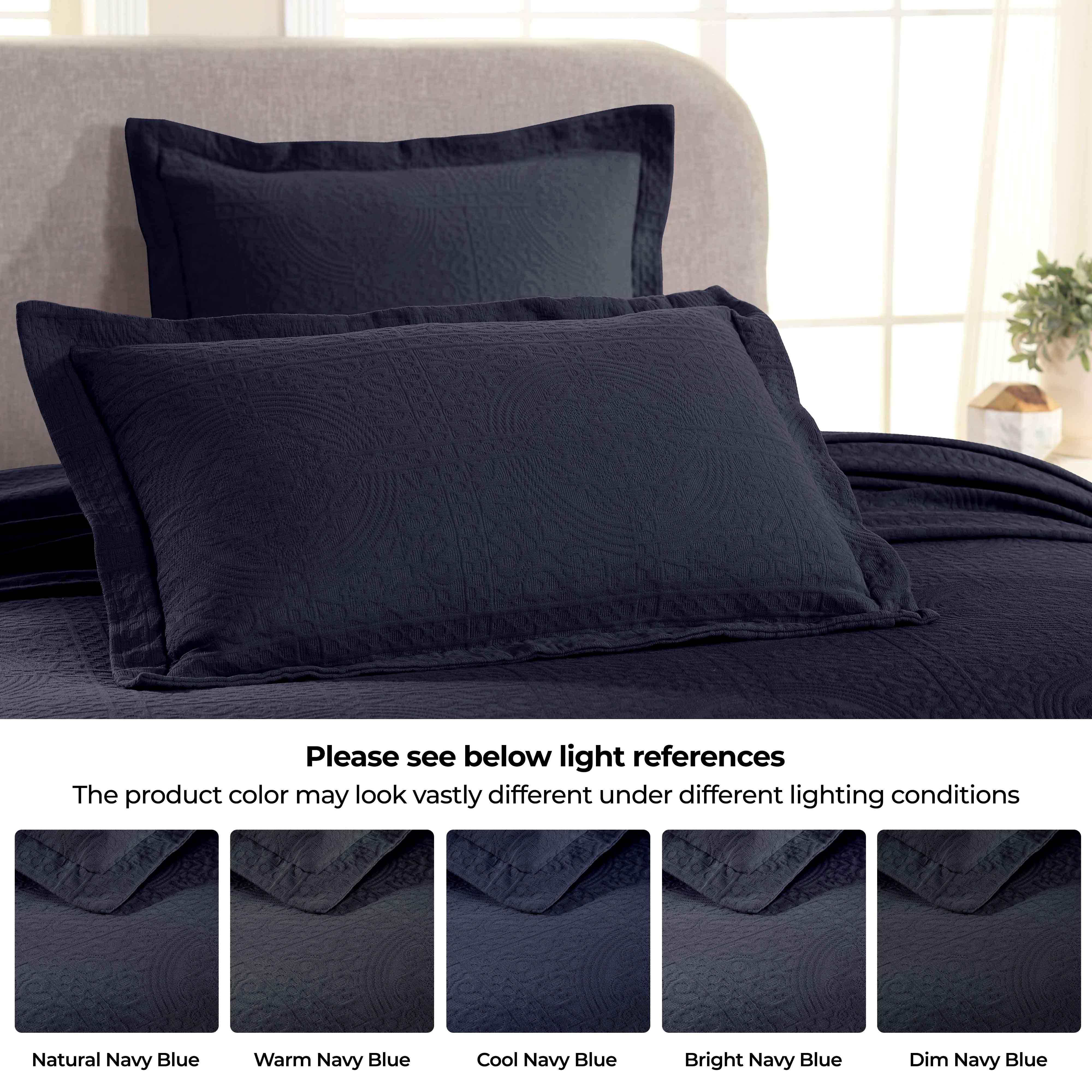 Fleur De Lis Jacquard Matelassé Cotton Medallion Bedspread Set