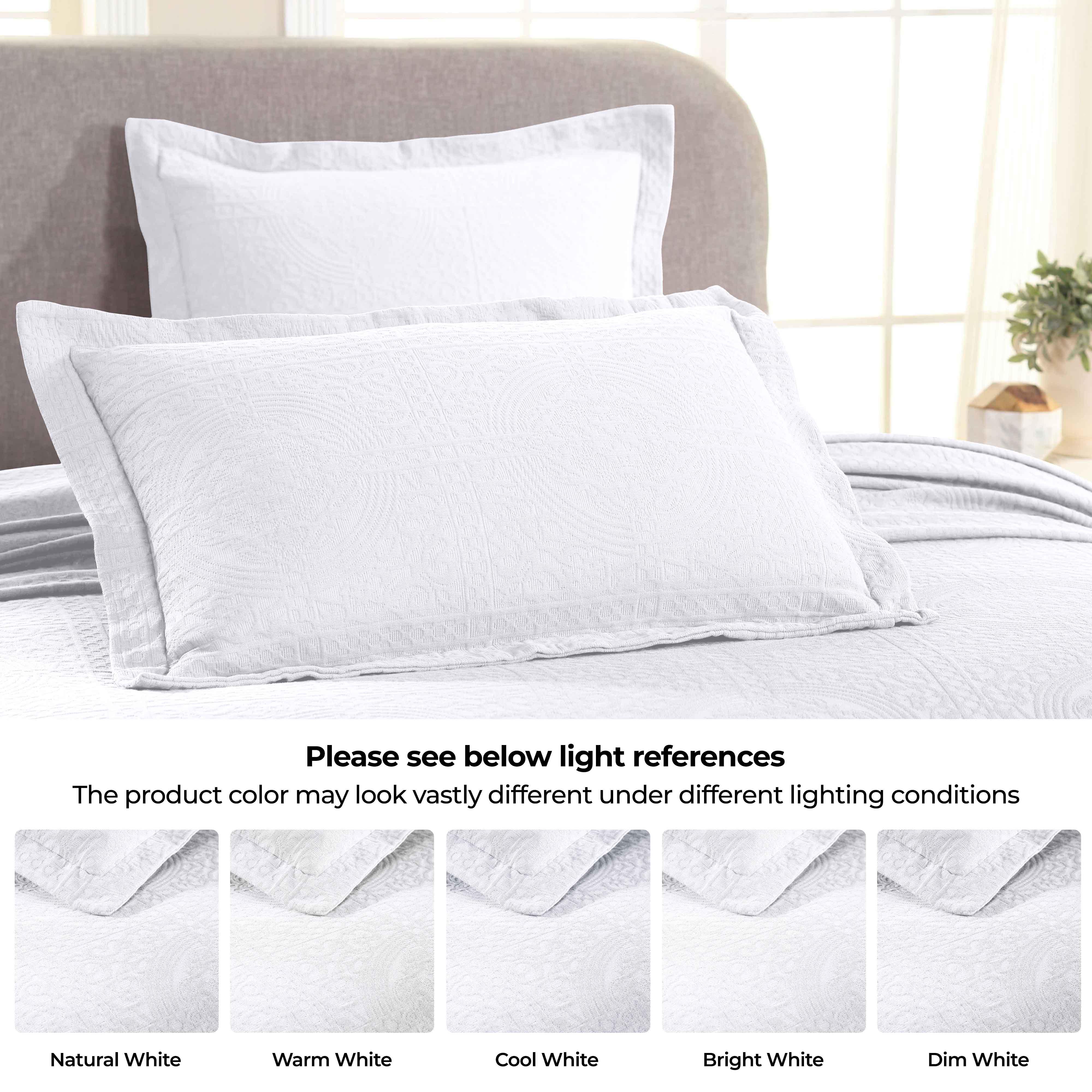 Fleur De Lis Jacquard Matelassé Cotton Medallion Bedspread Set
