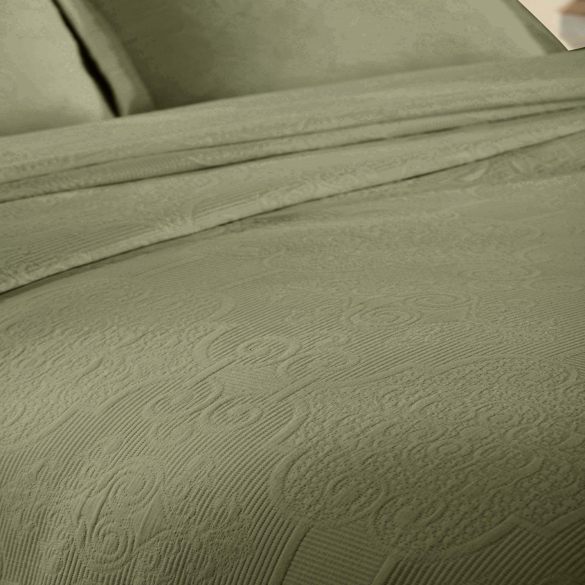 Florin Cotton Matelasse Weave Jacquard Scroll Medallion Bedspread Set