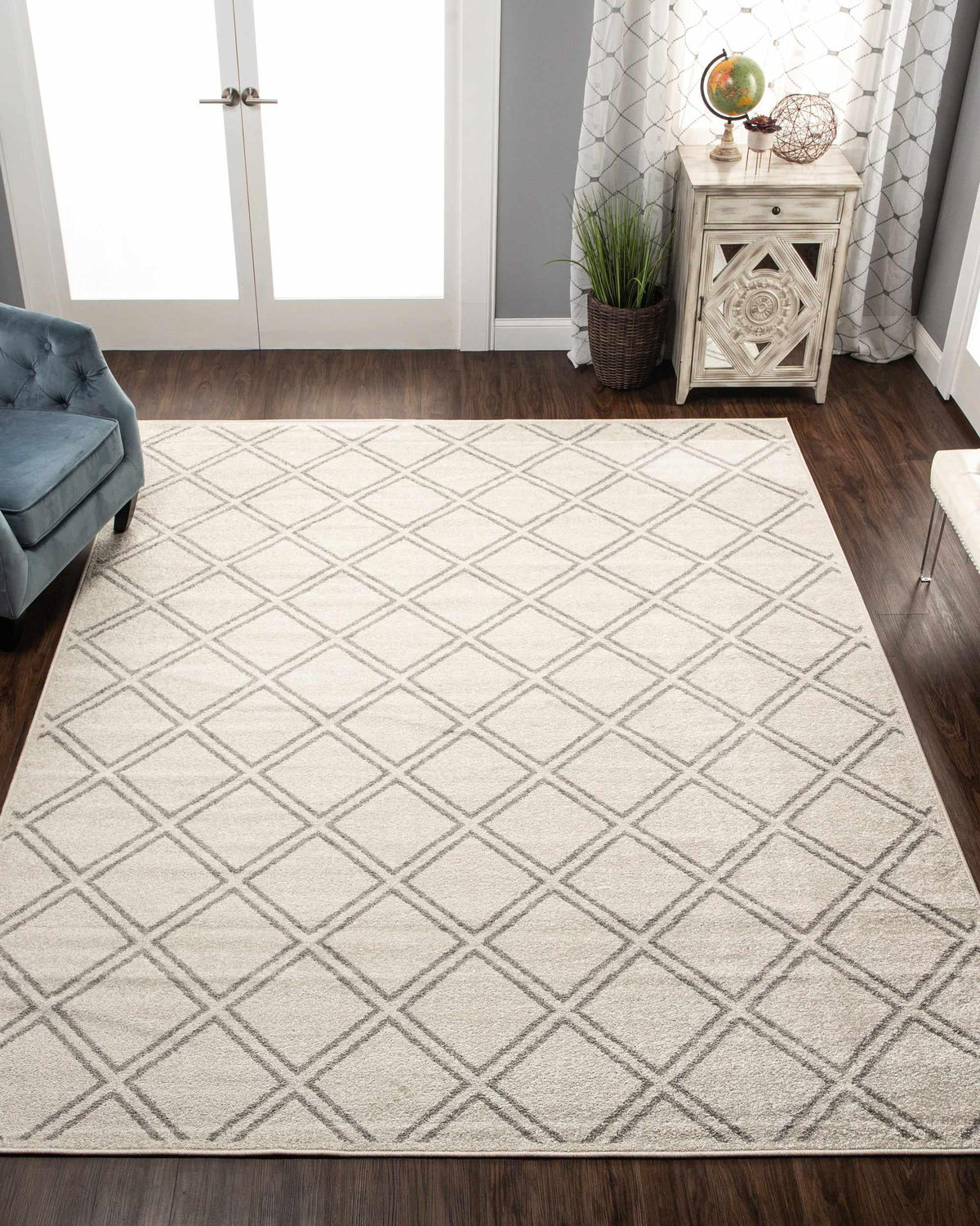 Hanleigh Modern Geometric Diamond Lattice Indoor Area Rug