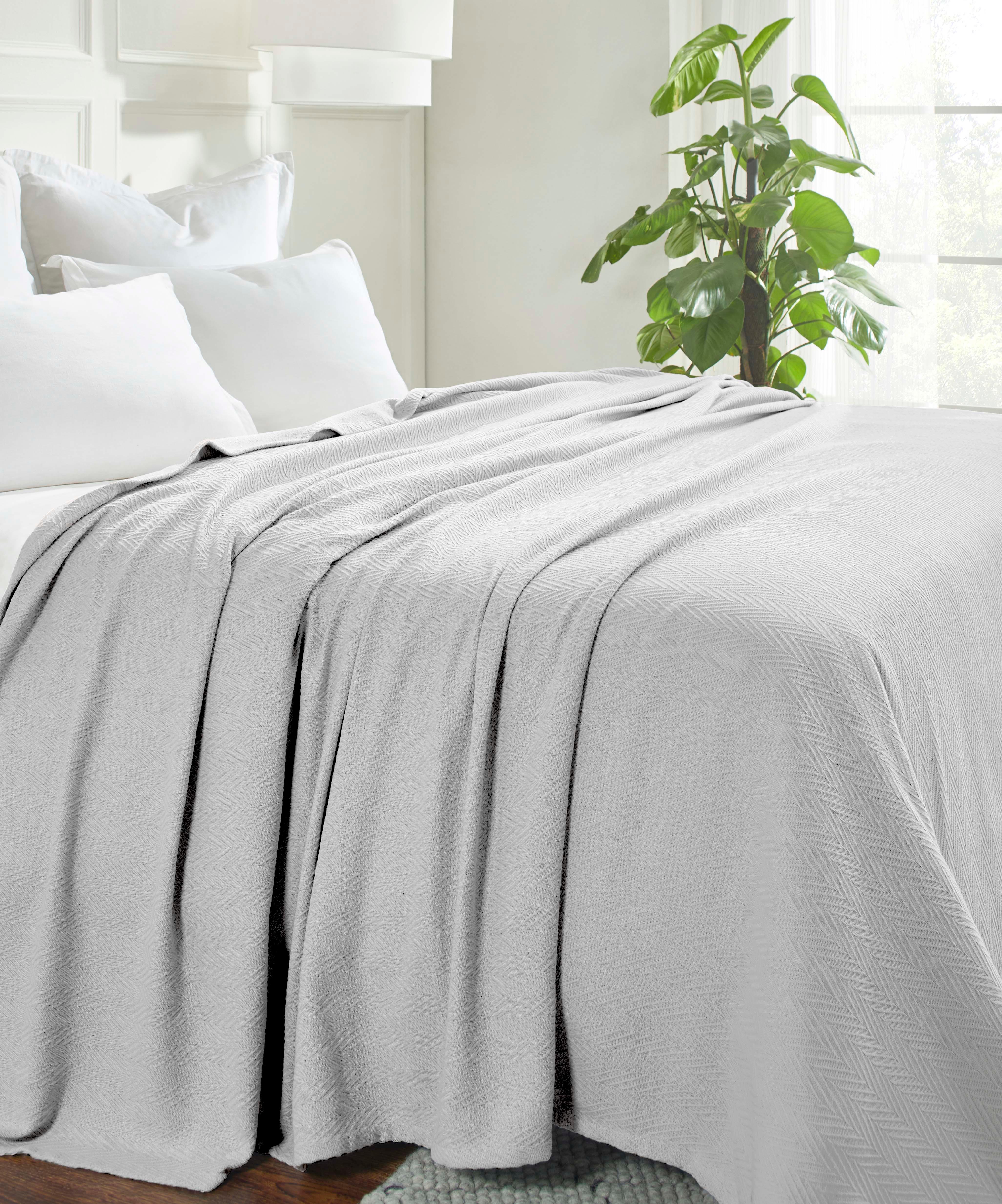 Metro Chevron Zig-Zag Modern All-Season Cotton Blanket