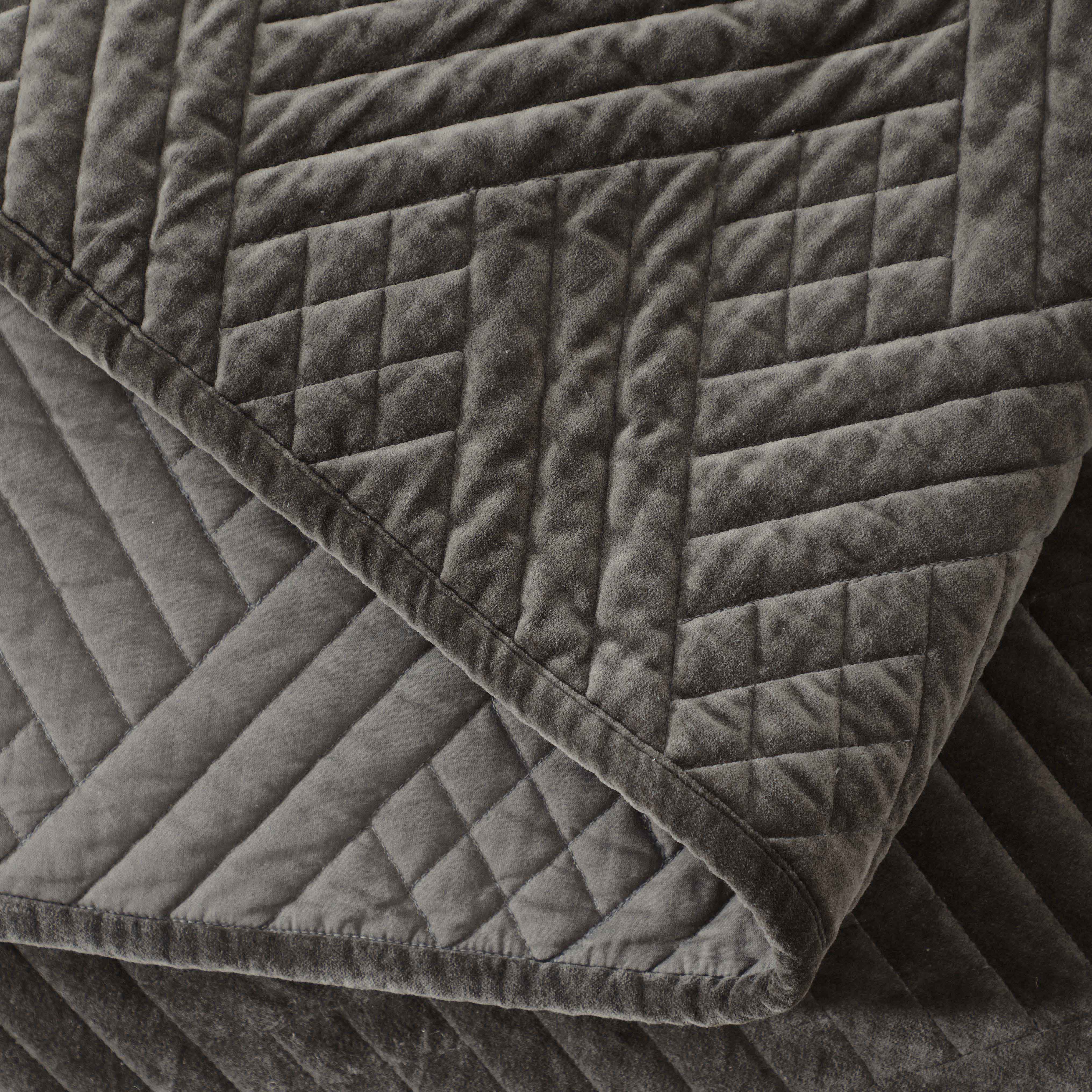 Karina Cotton Velvet Lightweight Geometric Quilt and Pillow Sham Set