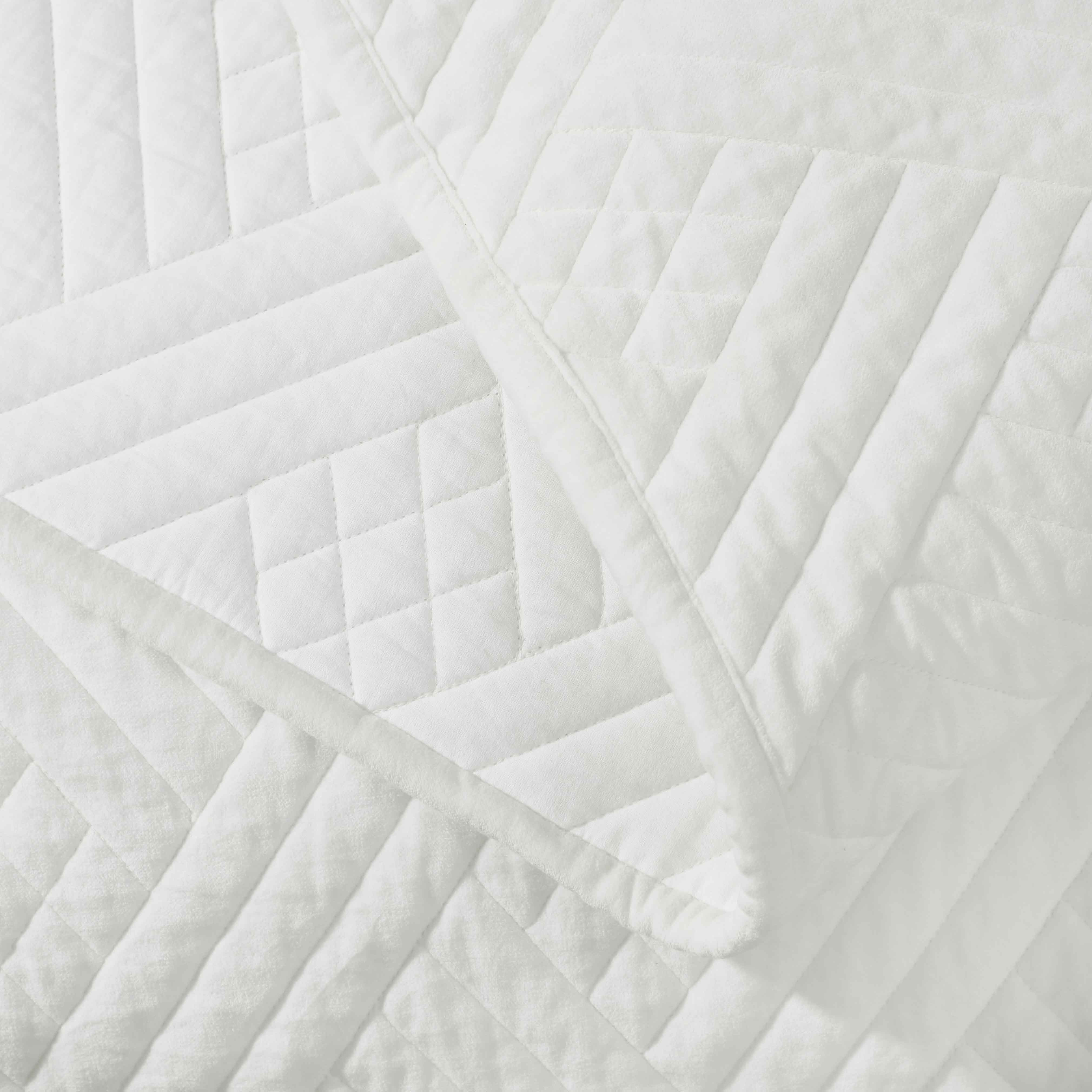 Karina Cotton Velvet Lightweight Geometric Quilt and Pillow Sham Set