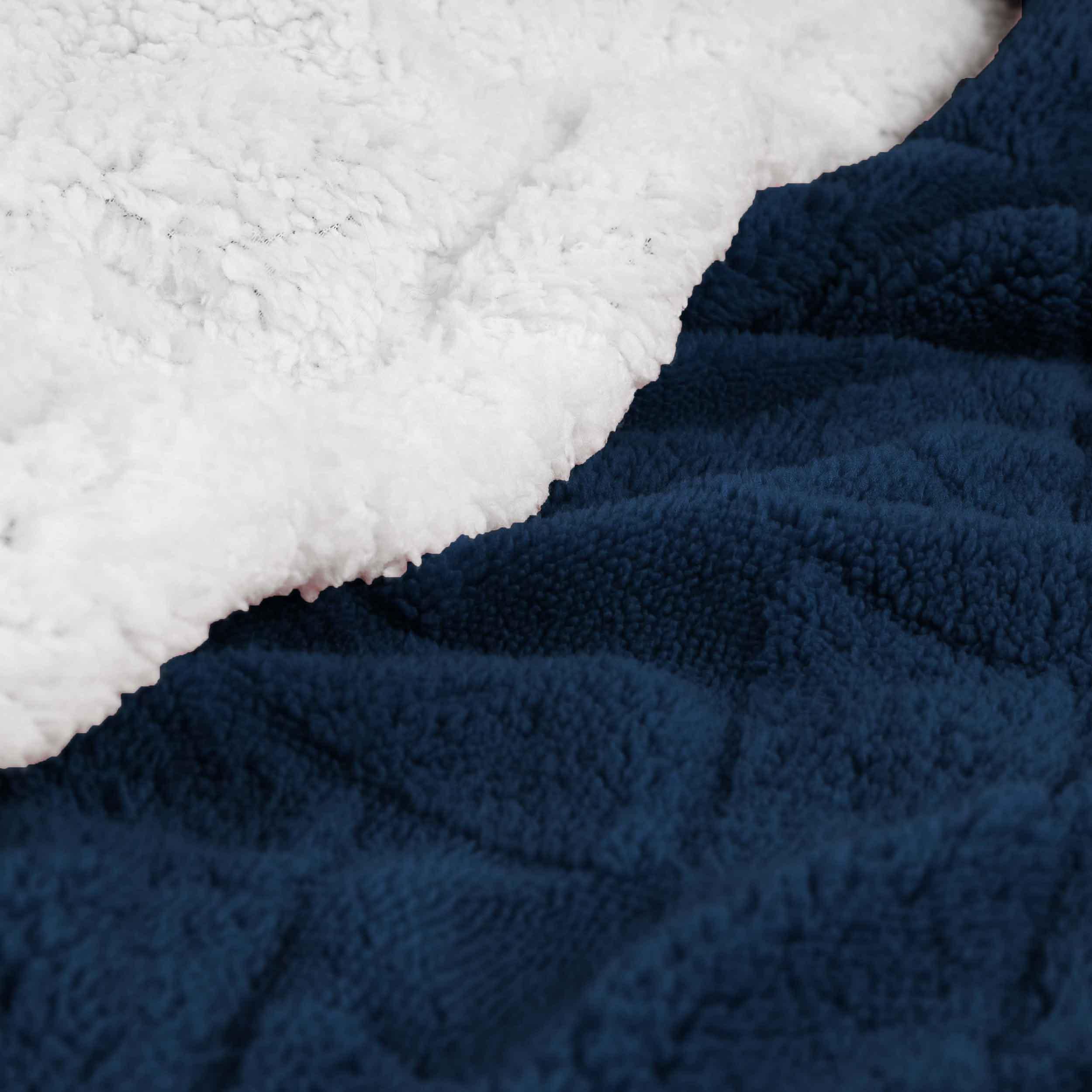 Nuuk Jacquard Lattice Fleece Plush Fluffy Sherpa Reversible Blanket
