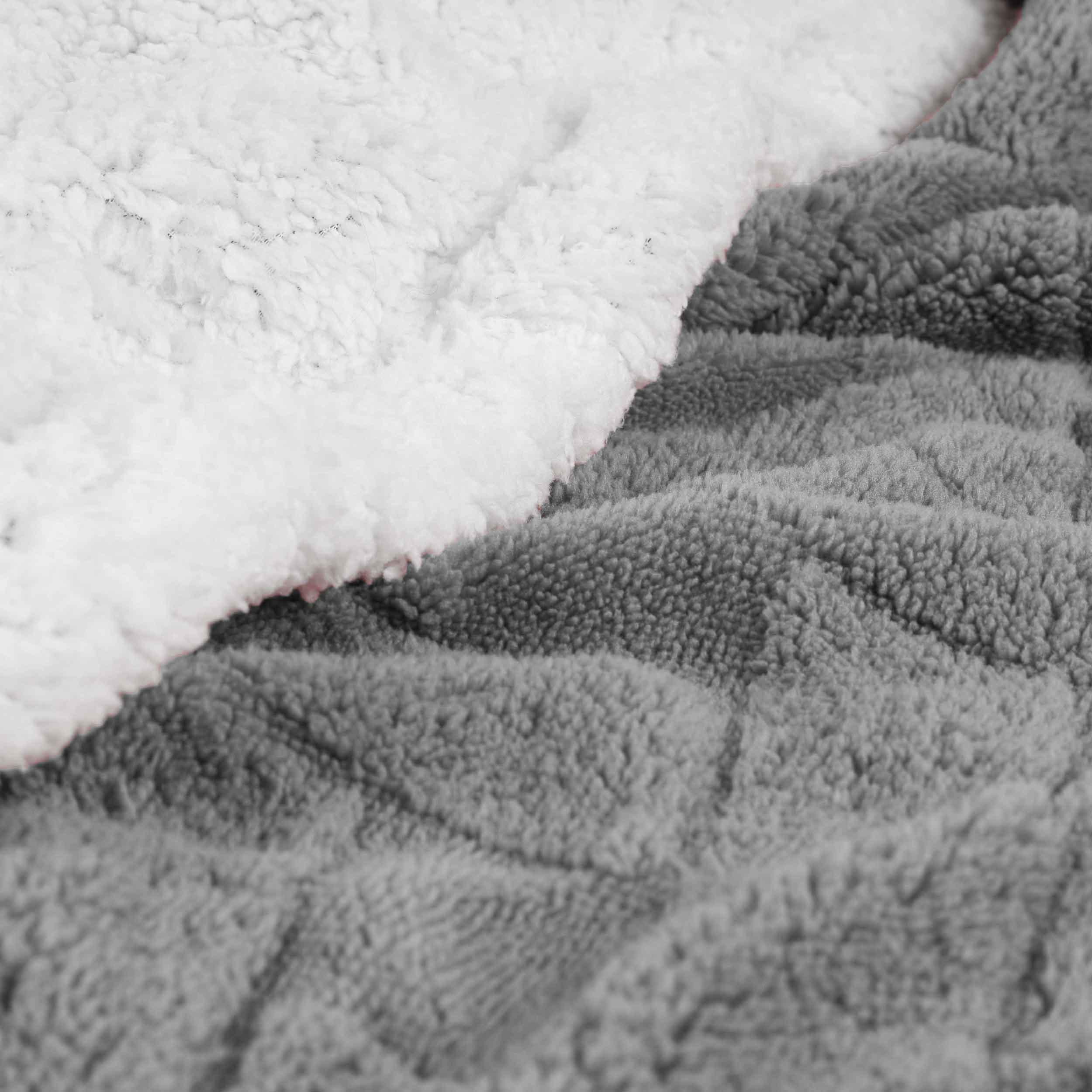 Nuuk Jacquard Lattice Fleece Plush Fluffy Sherpa Reversible Blanket