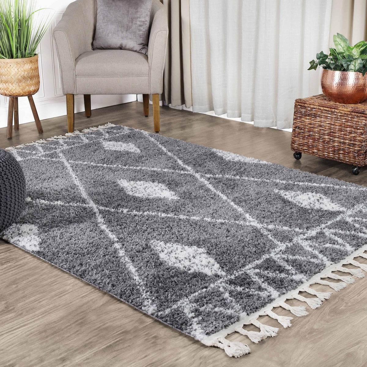 Serafina Boho Tribal Geometric Indoor Shag Area Rug with Tassels