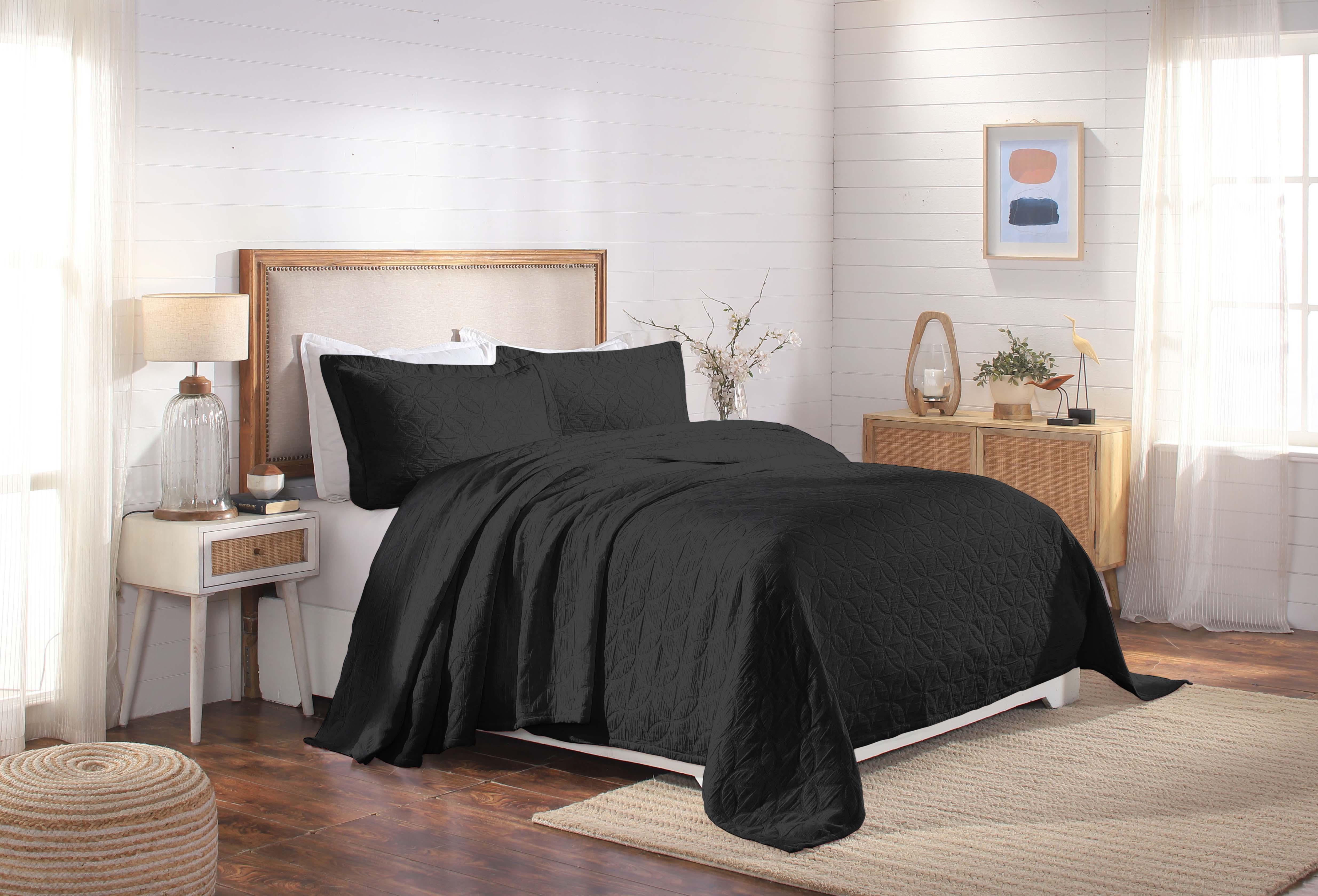 Serenity Cotton Matelasse Celtic Circle Airy Bedspread Set
