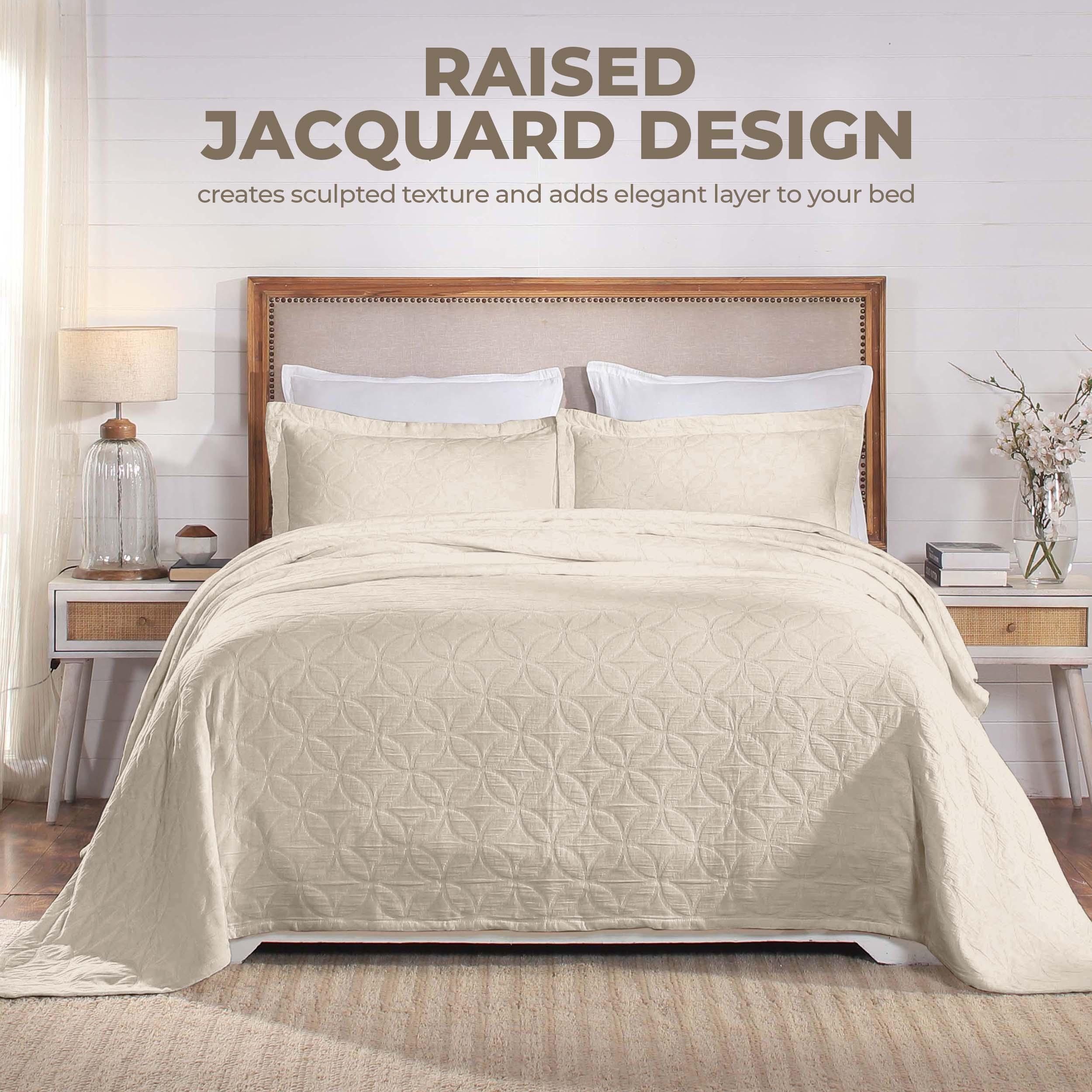 Serenity Cotton Matelasse Celtic Circle Airy Bedspread Set