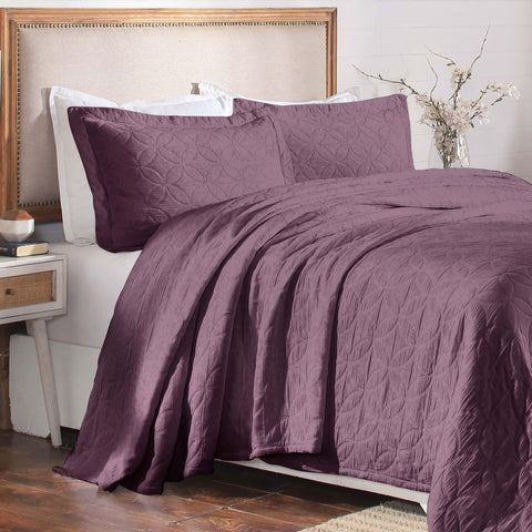 Lightweight Cotton Bedspread Sets 3-Piece Serenity Wedding Ring Jacquard Matelassé
