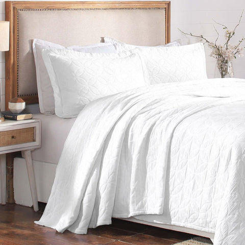 Lightweight Cotton Bedspread Sets 3-Piece Serenity Wedding Ring Jacquard Matelassé