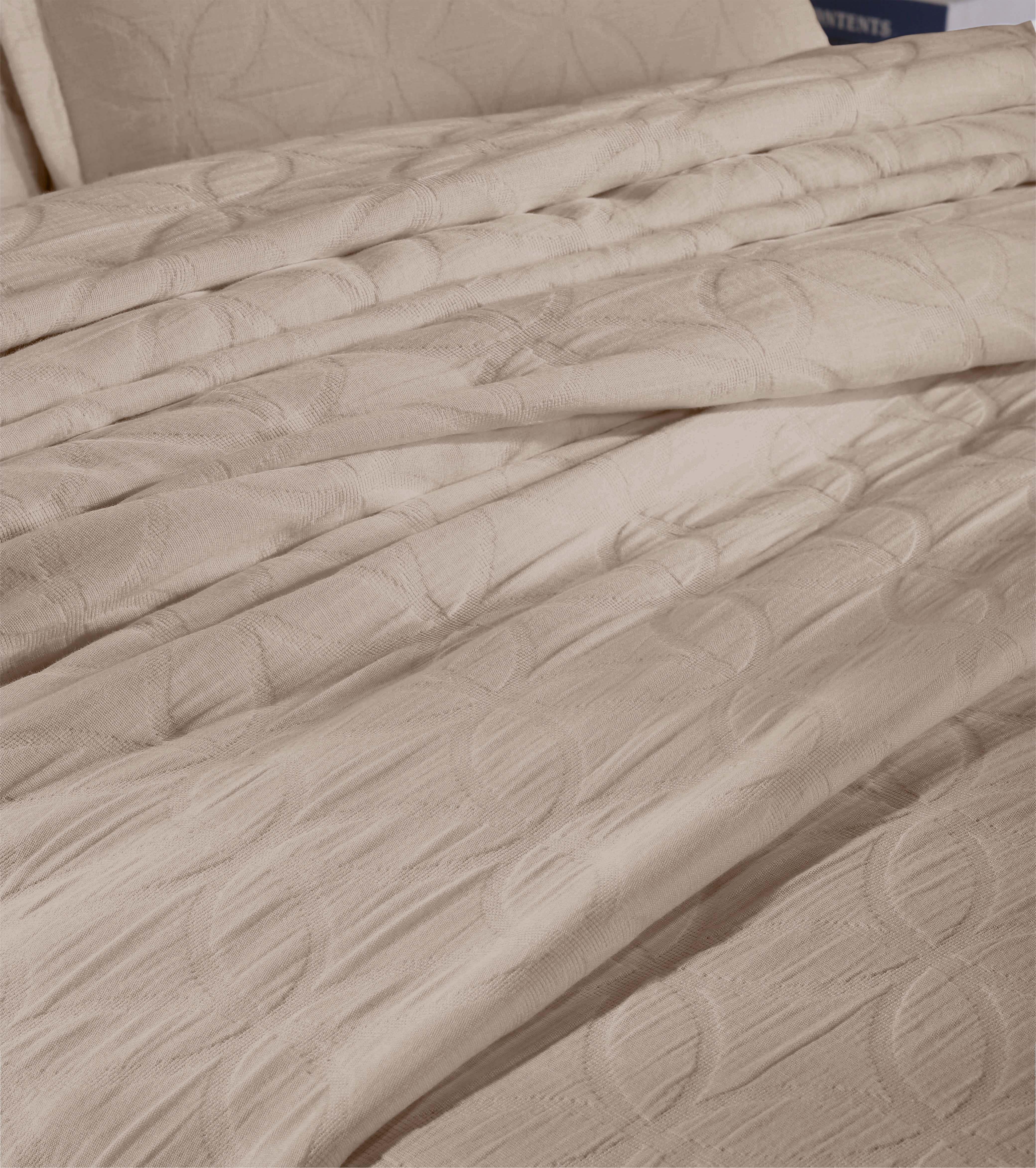 Serenity Cotton Matelasse Celtic Circle Airy Bedspread Set