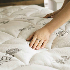 Spa Luxe® TENCEL® Blend Cool Touch Plush Mattress Pad