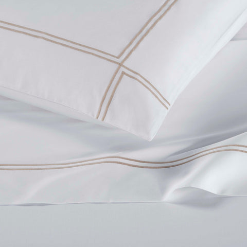 100% Cotton Bed Sheet Set Two-Line Embroidered Deep Pocket Spring Blooms