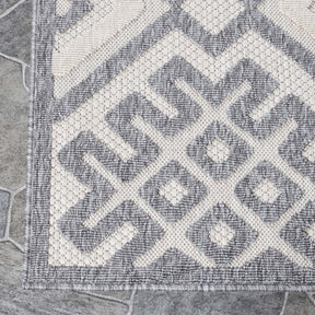 Sterling Modern Geometric Diamonds Indoor/Outdoor Area Rug