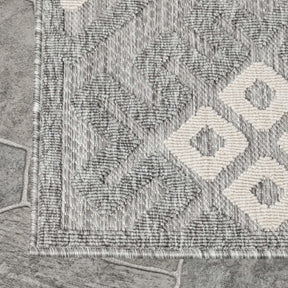 Sterling Modern Geometric Diamonds Indoor/Outdoor Area Rug