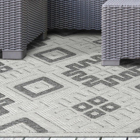Sterling Modern Geometric Diamonds Indoor/Outdoor Area Rug