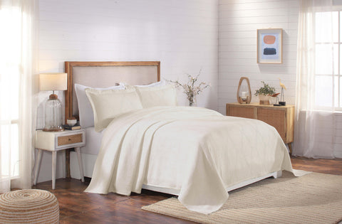 Victory Cotton Matelasse Scrolling Medallion Airy Bedspread Set
