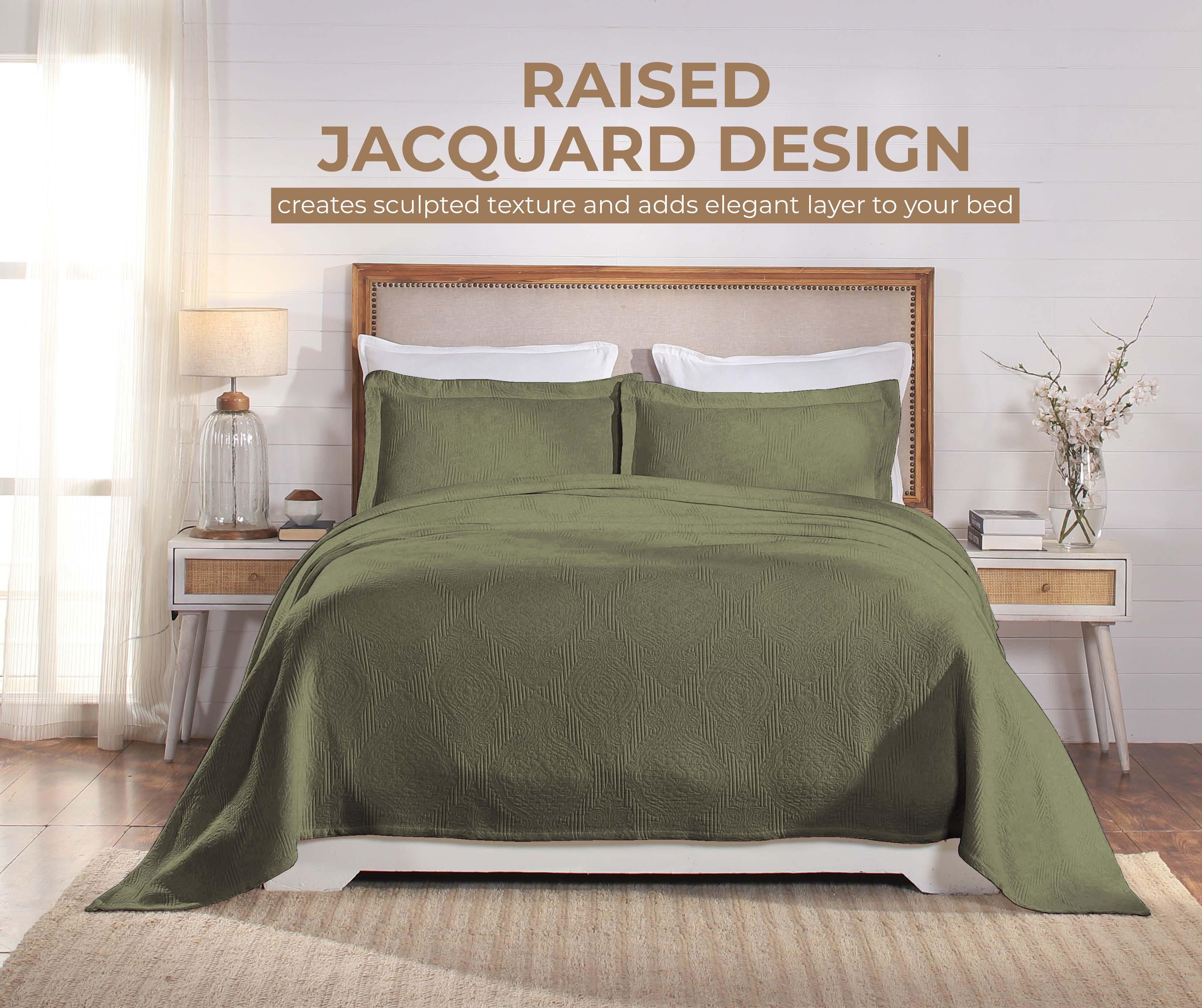 Victory Cotton Matelasse Scrolling Medallion Airy Bedspread Set