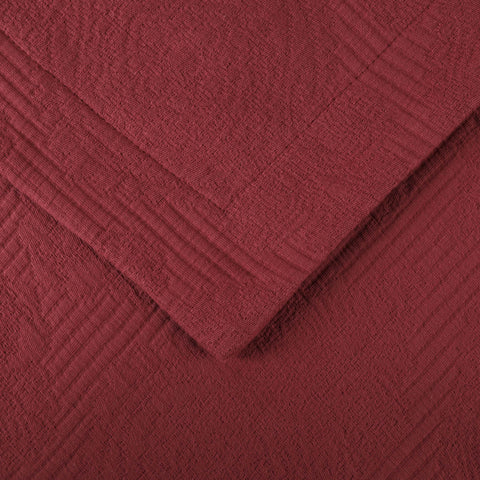 Victory Cotton Matelasse Scrolling Medallion Airy Bedspread Set