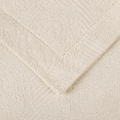 Victory Cotton Matelasse Scrolling Medallion Airy Bedspread Set