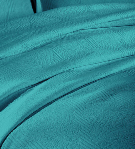 Victory Cotton Matelasse Scrolling Medallion Airy Bedspread Set