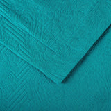 Victory Cotton Matelasse Scrolling Medallion Airy Bedspread Set